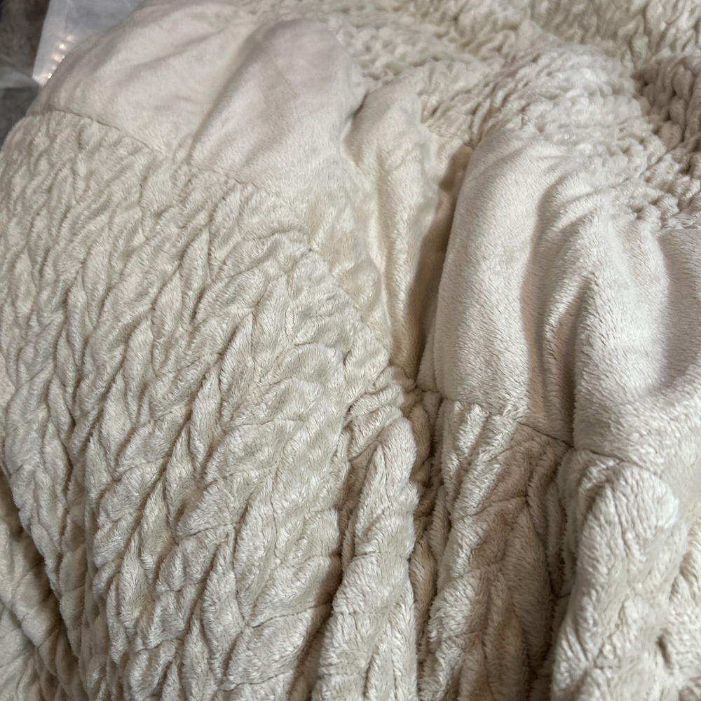 Lovesac Cream Velour Basket Weave Double Full Size Bed Comforter Bedspread Or XL - Picture 4 of 4